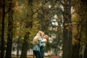 mère fille, dans, automne, parc photo