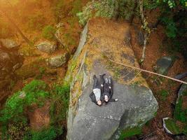 image de drone aérien de haut en bas d'une forêt. photo