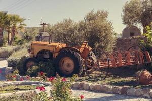 vieux tracteur vintage à la ferme photo