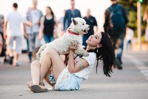 fille avec son chien photo