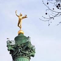 colonne de juillet à paris photo