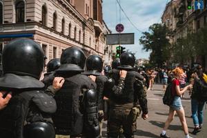 police pour maintenir l'ordre dans la zone pendant le rassemblement photo