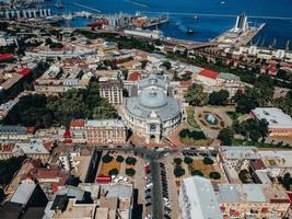 théâtre dans la vieille ville d'odessa, port de mer weiv photo