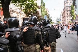 police pour maintenir l'ordre dans la zone pendant le rassemblement photo