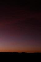 coucher de soleil rouge foncé photo