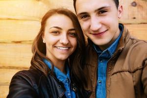 beau jeune couple photo