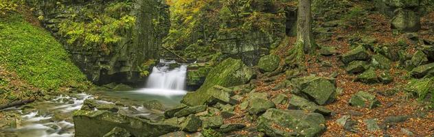 panorama des cascades d'automne photo