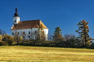 église sur la colline photo