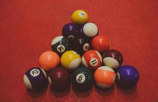 boules de billard sur la table photo