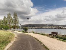 banque sur le front de mer de la gandara photo