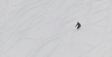 skieurs en montagne photo