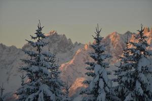 paysage de montagne d'hiver photo