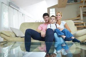 famille à la maison photo