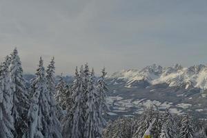 paysage de montagne d'hiver photo