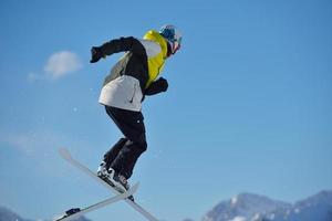 skieurs en montagne photo