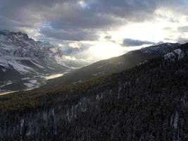 paysage de montagne d'hiver photo