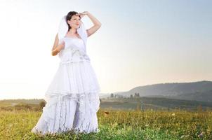 portrait de mariée en plein air photo