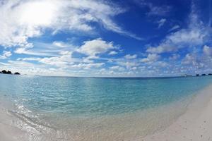 vue sur la plage tropicale photo