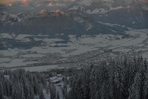 paysage de montagne d'hiver photo