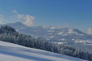 paysage d'hiver de montagne photo