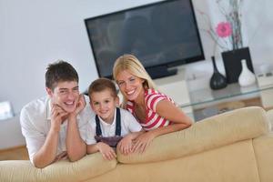 famille à la maison photo