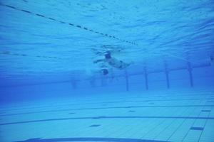 piscine sous l'eau photo