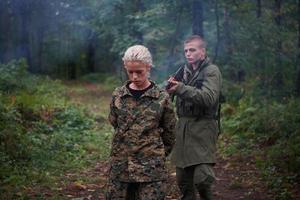 terroristes a été capturé vivant femme soldat photo