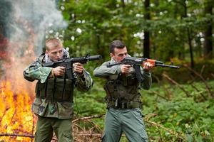 militaire sur le terrain photo