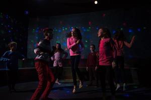 soirée disco néon pour enfants photo