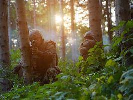 escouade de soldats de la guerre moderne au combat photo