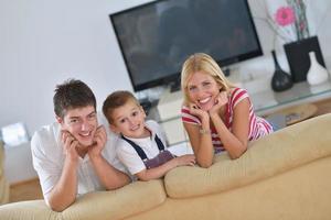 famille à la maison photo