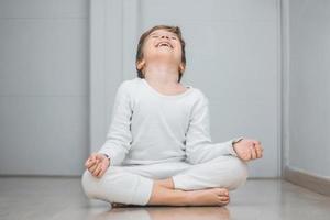 ne pas se sentir concentré pour les exercices de yoga aujourd'hui. photo