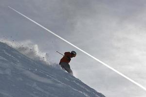 skier en saison d'hiver photo