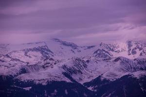 vue sur les montagnes d'hiver photo