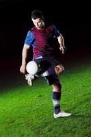 joueur de football en action photo