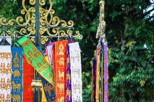 tung drapeau traditionnel du nord de la thaïlande. photo