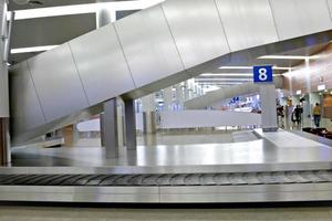 zone de récupération des bagages à l'aéroport photo