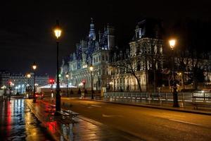 hôtel de ville de paris la nuit photo