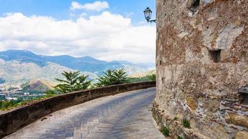 murs du château de lauria à castiglione di sicili photo