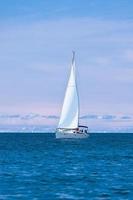 yacht de plaisance en mer adriatique photo