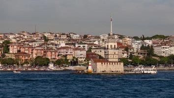 tour de la jeune fille à istanbul photo