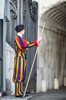 rome 2018 garde suisse au vatican, rome, italie. les gardes suisses sont responsables de la sécurité du vatican. photo