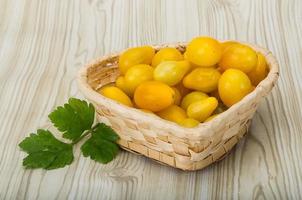 tomates cerises jaunes photo