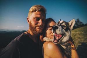 photographie couple et chien