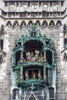 Munich, Allemagne, 2014. Le rathaus-glockenspiel à Munich photo