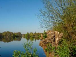 randonnée au bord d'un lac en westphalie photo