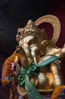gros plan, sculpté, idole, hindou, dieu, ganesha photo
