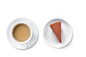 tasse à café avec gâteau au chocolat, vue de dessus, isolé sur blanc. photo