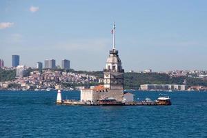 tour de la jeune fille à istanbul photo