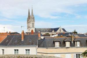 cathédrale et toits saint maurice à angers photo